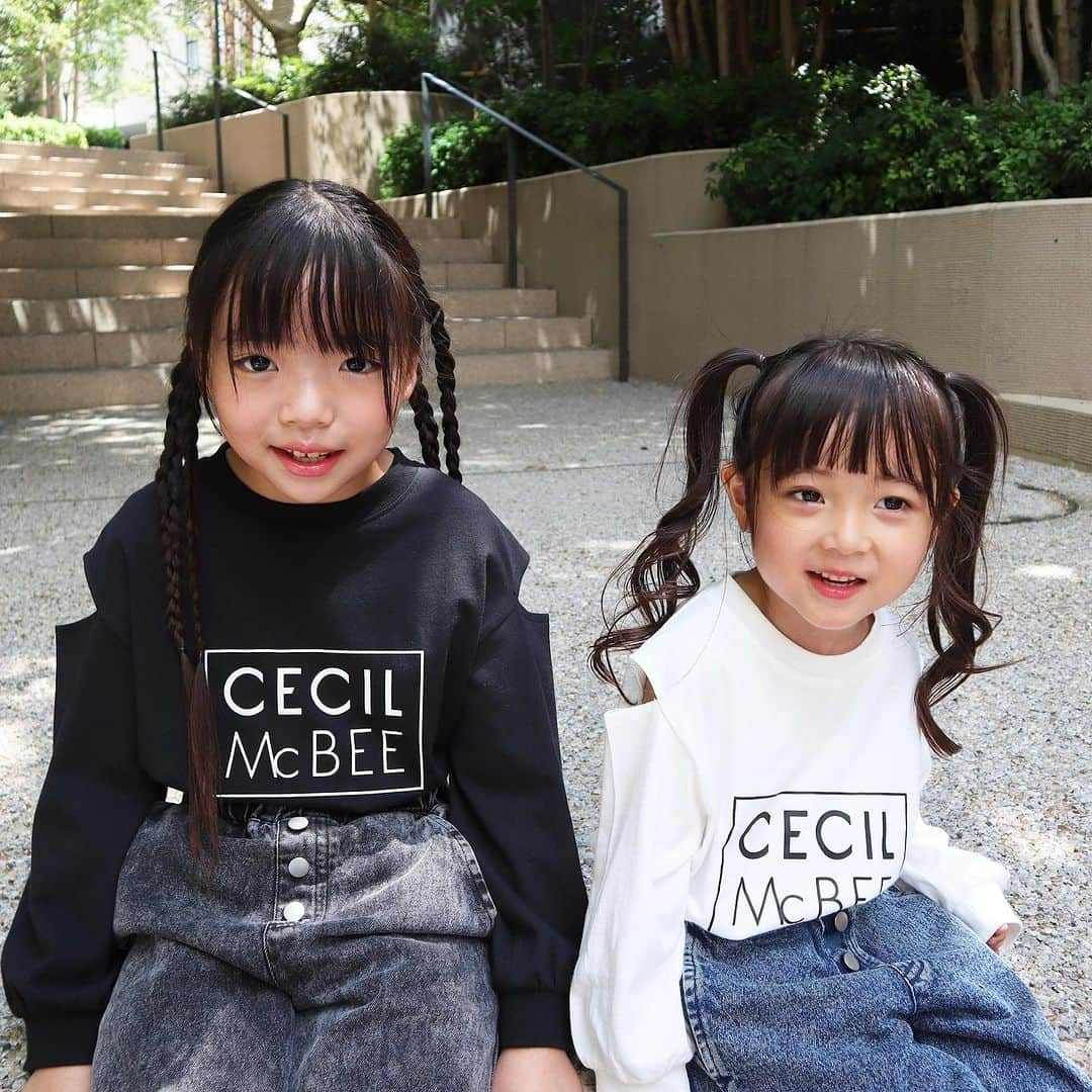 セシルマクビーさんのインスタグラム写真 - (セシルマクビーInstagram)「ㅤㅤㅤㅤㅤ CECIL McBEEからとってもキュートな子供服の秋冬アイテムが登場！   8/9（水）9：00～8/20（日）23：00バースデイオンラインストアで予約販売中！！ これからの季節に活躍する可愛いアイテムばかりだからコーディネートを参考に 姉妹でのリンクコーデも楽しんでね♪   【画像1枚目】 品名：プルオーバー 品番： 261-2005（中黒）211-0557（中白） サイズ：100・110・120・130・140cm 売価：本体1,190円（税込1,309円）   品名：ボトムス 品番： 266-0740（濃黒）216-0362（濃紺） サイズ：100・110・120・130・140cm 売価　：本体1,790円（税込1,969円）   【画像2枚目】 品名：ジャケット 品番： 265-0301（濃黒）215-0018（濃青） サイズ：100・110・120・130・140cm 売価：本体2,290円（税込2,519円)   品名：プルオーバー 品番： 261-2005（中黒）211-0557（中白） サイズ：100・110・120・130・140cm 売価：本体1,190円（税込1,309円）   品名：ボトムス 品番： 266-0740（濃黒）216-0362（濃紺） サイズ：100・110・120・130・140cm 売価：本体1,790円（税込1,969円）   【画像3枚目】 品名：ワンピース 品番： 222-0220（中青） サイズ：100・110・120cm 売価：本体1,790円（税込1,969円）   品名：プルオーバー 品番：262-0055（中黒） サイズ：100・110・120・130・140cm 売価：本体1,490円（税込1,639円）   品名：ボトムス 品番： 266-0758（濃紺） サイズ：100・110・120・130・140cm 売価：本体1,790円（税込1,969円）   【画像4枚目】 品名：プルオーバー 品番：212-0014（淡桃） サイズ：100・110・120cm 売価：本体1,490円（税込1,639円）   品名：ボトムス 品番：217-0496（淡桃） サイズ：100・110・120cm 売価：本体1,190円（税込1,309円）   商品詳細はバースデイオンラインストアをご確認ください。 予約受付期間中でも予定数に達し次第終了となります。 発送は、2023年9月上旬ごろを予定しております。   #毎日がバースデイ #バースデイ #birthday #grbirthday #バースデイ購入品 #バースデイパトロール #こどものいる暮らし #小学生コーデ #キッズコーデ #キッズファッション #こどもふく #インスタキッズ #キッズコーデ女の子 #小学生女子 #キッズ服 #小学生 #学校コーデ #通学コーデ #プチプラ子供服 #セシルマクビー #セシル #CECILMcBEE #y2k」8月9日 9時05分 - cecilmcbee_official