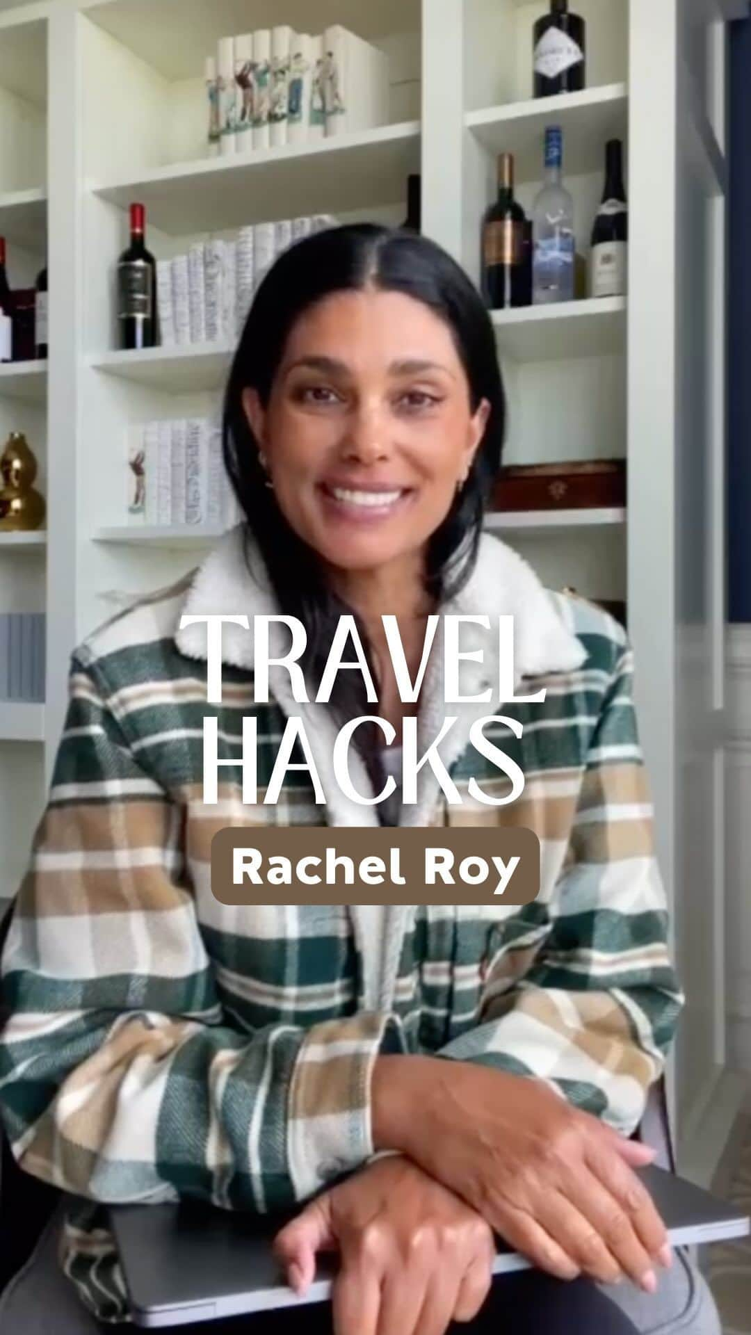 レイチェルロイのインスタグラム：「@Rachel_Roy shares her favorite travel hacks — from how to stay organized, must-pack beauty items, the secret to beat jet lag, and the resort she recommends visiting right now! 🌞🐚🤍」