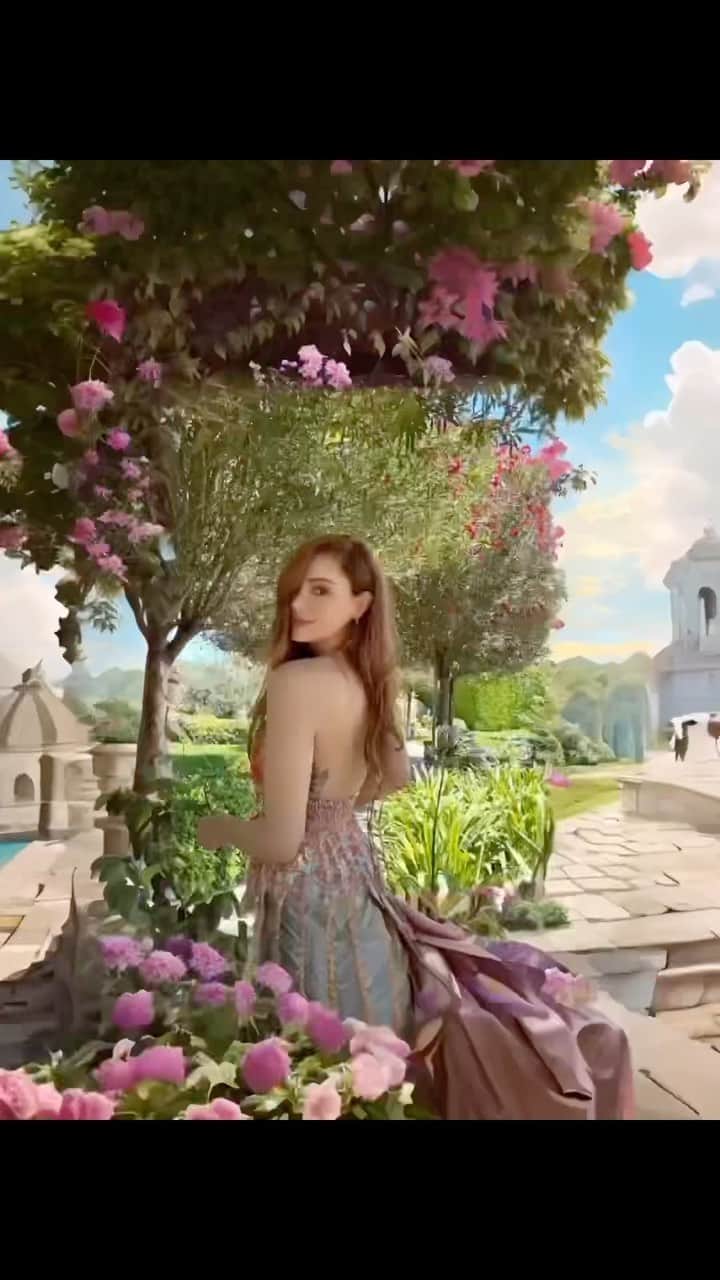 Mine Tugayのインスタグラム：「Eğlencelik🌸🫧」