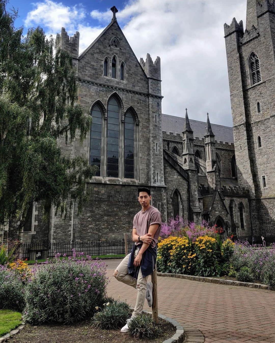 ジェレミー・テンのインスタグラム：「On the next episode of MTV’s cribs  #Dublin #Ireland #Travel #Cathedral #Adventure #Architecture #History」