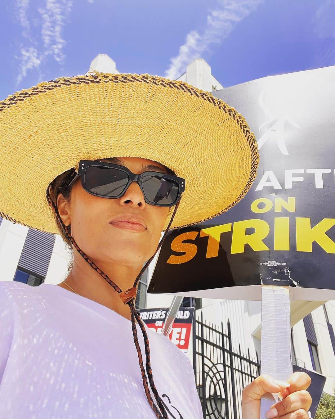 ジーン・トリプルホーンさんのインスタグラム写真 - (ジーン・トリプルホーンInstagram)「#photodump from this summer of #strike  proud to be standing with my union #sagaftra for fair contracts. #unionstrong #actorslife」8月9日 5時45分 - meta2meta