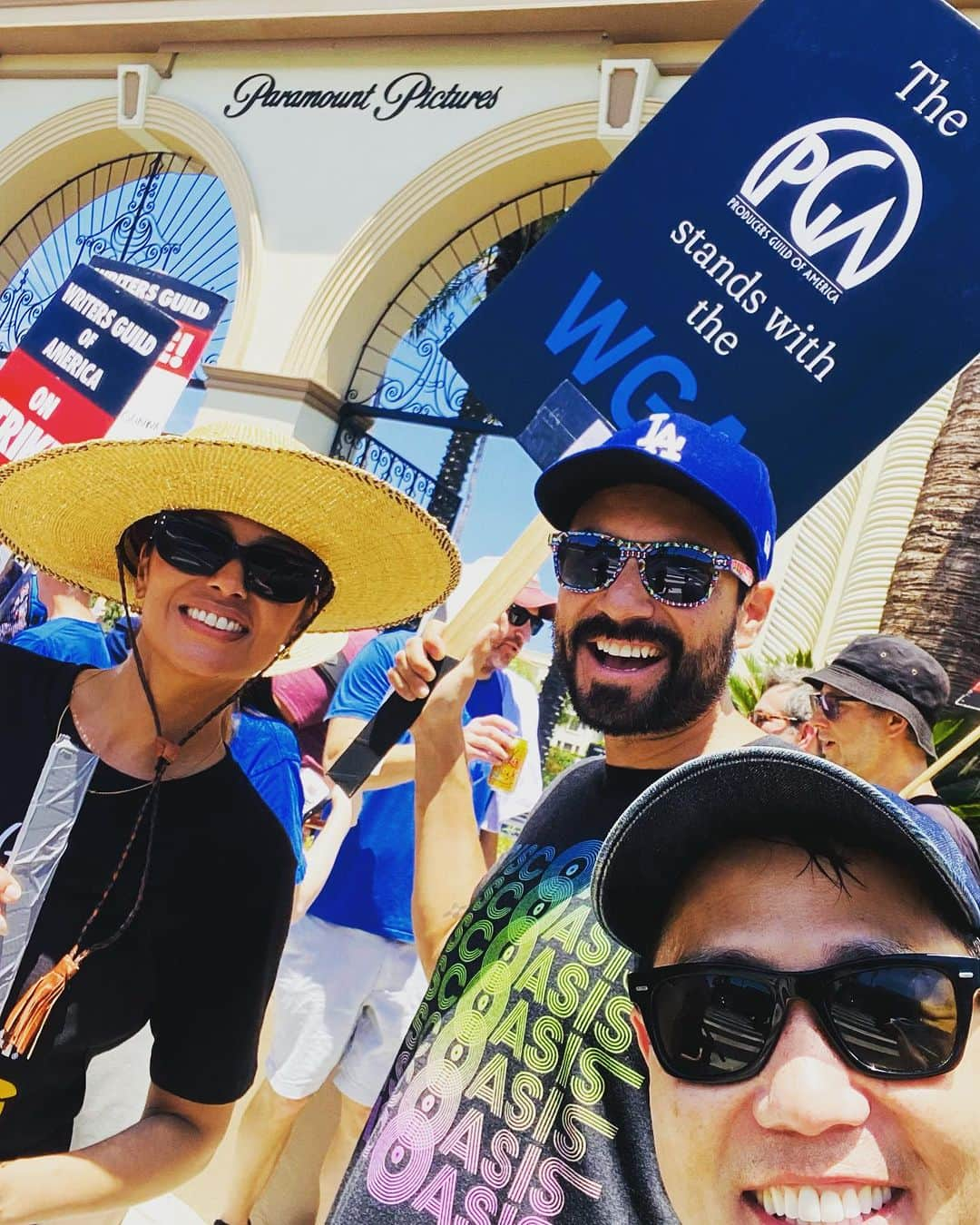 ジーン・トリプルホーンさんのインスタグラム写真 - (ジーン・トリプルホーンInstagram)「#photodump from this summer of #strike  proud to be standing with my union #sagaftra for fair contracts. #unionstrong #actorslife」8月9日 5時45分 - meta2meta