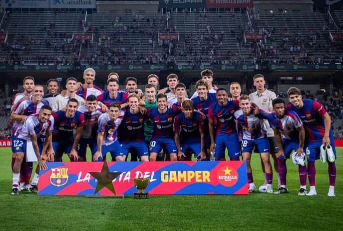 ロベルト・レヴァンドフスキのインスタグラム：「The Joan Gamper Trophy is ours 💪🏻  @fcbarcelona」