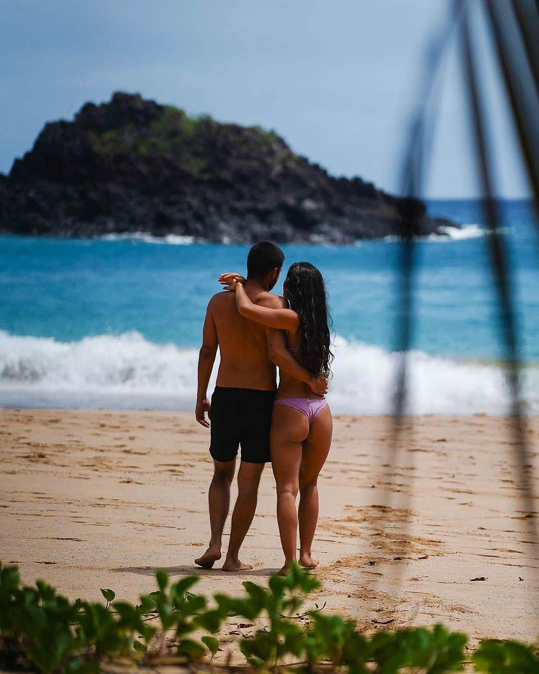 Bruno Gissoniさんのインスタグラム写真 - (Bruno GissoniInstagram)「Ilha do amor , da esperança e do futuro .  Temos 6 anos para desacelerarmos o aquecimento global . Depois disso , entraremos em uma fase de não retorno.  se nada for feito e mantivermos esse ritmo, em 2050 mataremos a vida nos oceanos e consequentemente na terra .  A @seashepherdbrasil e a @casaneuronha organizaram um encontro entre especialistas para debatermos uma solução. a primeira meta é a criação de áreas “ NO TAKE” que visam proteger pontos estratégicos como berçários e corredores marinhos .  É Urgente!  Mas a boa notícia é que temos a CIÊNCIA a nosso favor .  Podemos sim criamos juntos uma sociedade sustentável e que viva em harmonia com a nossa ÚNICA casa .  VIVA A CIÊNCIA ! VIVA A VIDA !」8月9日 6時40分 - brunogissoni