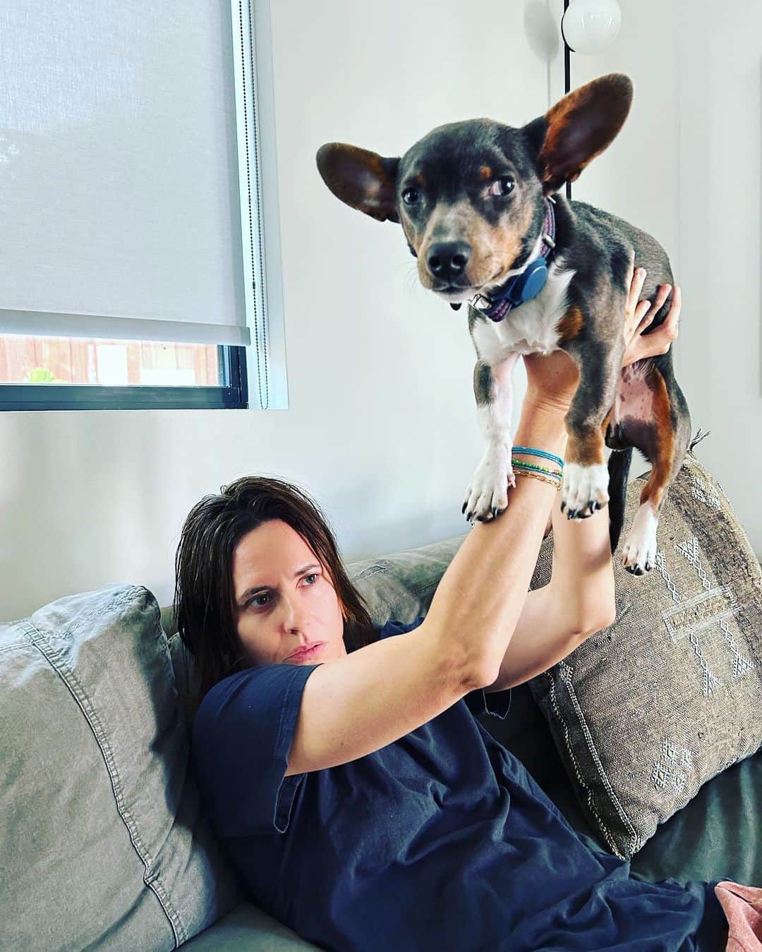 キャサリン・メーニッヒのインスタグラム：「Puppy jail」