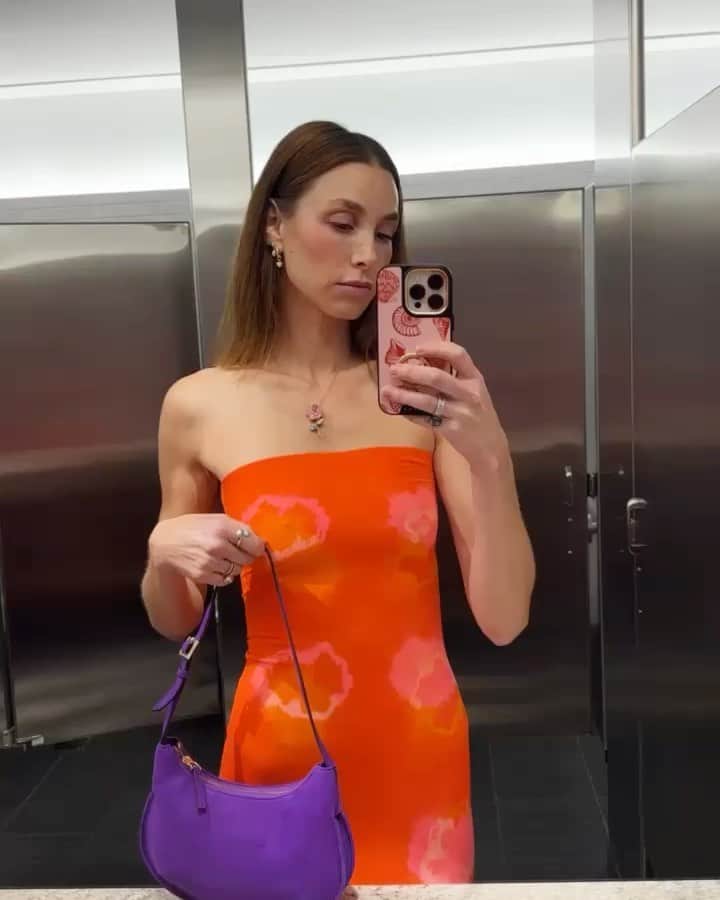 ホイットニー・ポートのインスタグラム：「🌸 💜 🔥Rewearing a vintage favorite and doing my thaaaaaanggg🌸💜🔥」