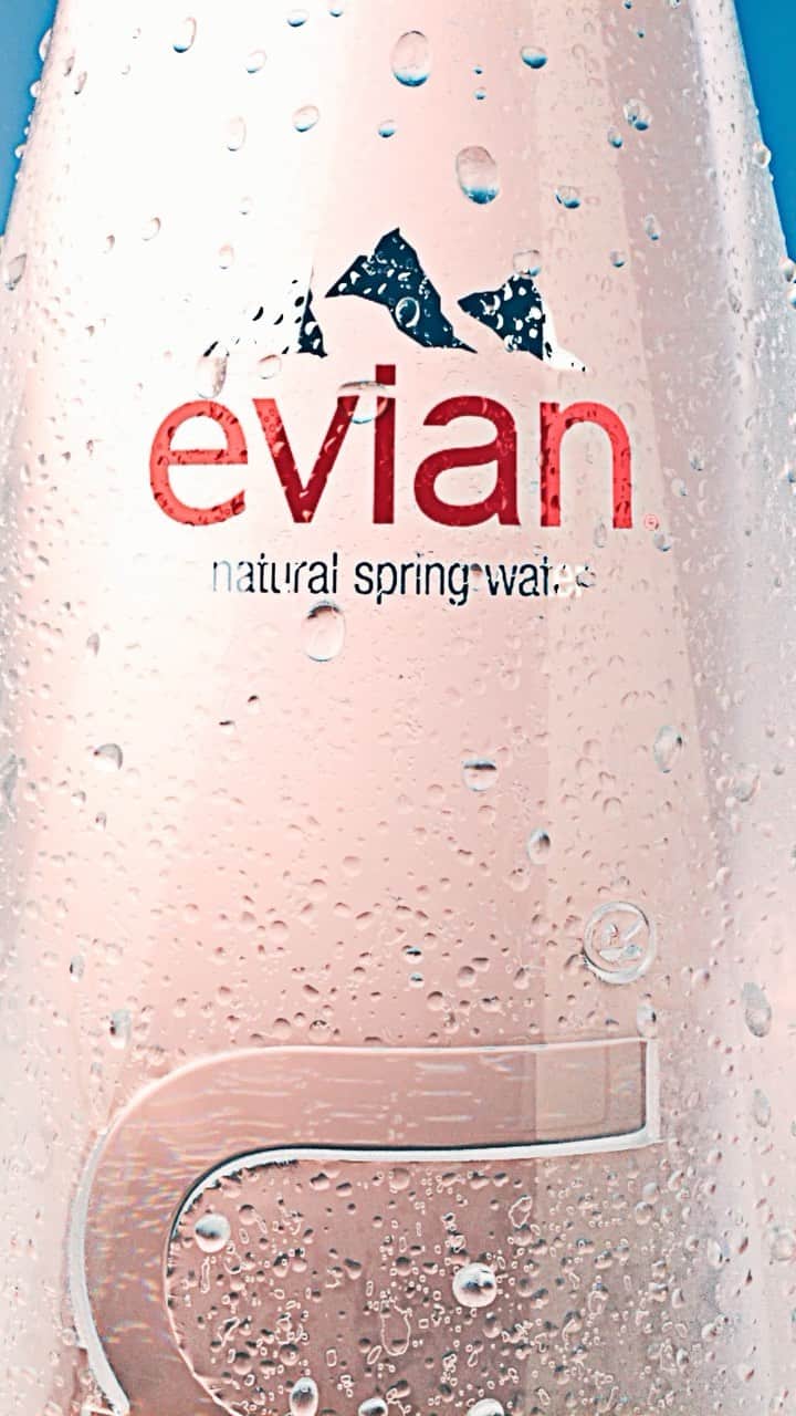 evianのインスタグラム：「🎧 Sound on 🎧 for that pure ASMR hydration experience. ​  There is nothing quite like that first refreshing sip of pure hydration 💧​  What does hydration feel like to you? ​  ​ #evian #HydrationFeelsLike」