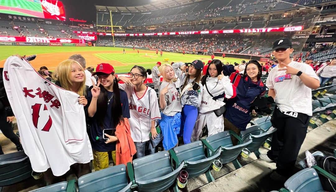 のインスタグラム：「📷 #XG  WooHoo~!!!⚾️❤️‍🔥👽  #LA #XGALX」