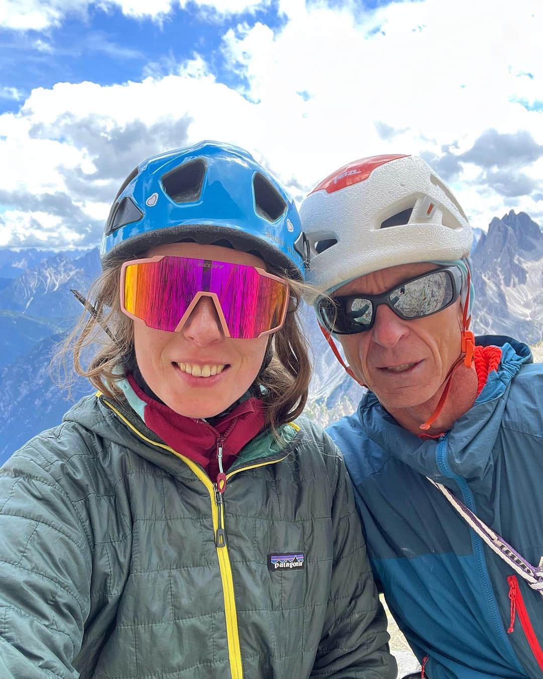 カロリーネ・ジンフーバーのインスタグラム：「D O L O M I T E S 🏔️ fresh alpine adventure this year with @dietmarsinnhuber cruising through the ‚Gelbe Mauer‘ 🧗🏼‍♀️ sweet climbing and definitely a place to return 😍  @scarpa_at @belmezattitude @frictionlabs @organicclimbing @natureclimbing   #climbing #dolomites #alpine #klettern #multipitch #dolomiti #adventure #escalade #iloooveit」