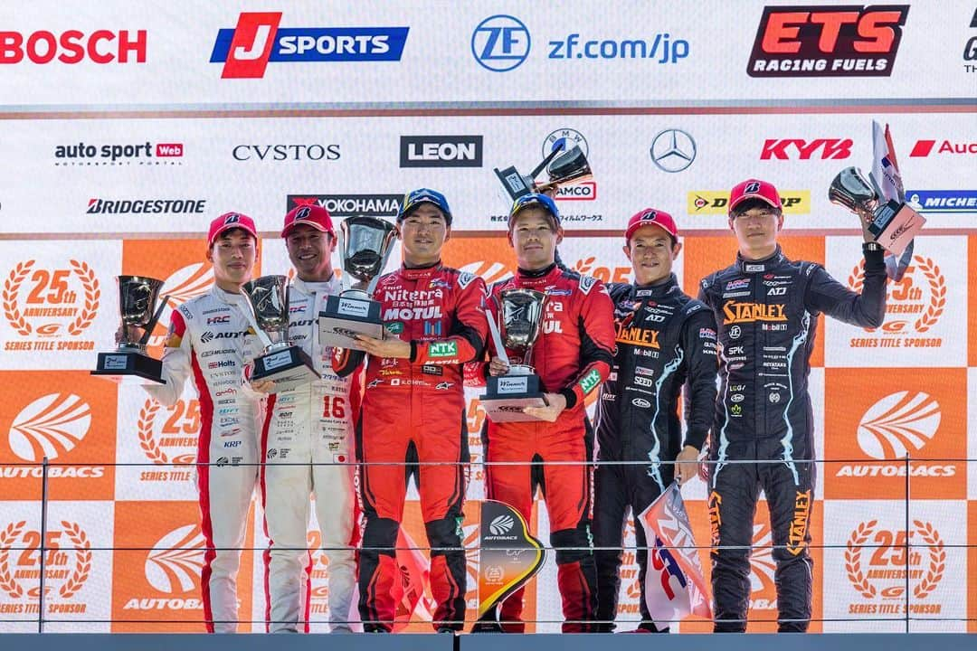 千代勝正のインスタグラム：「Podium😉  #Niterra #MOTUL #Z #NDDPRacing #MICHELIN #NISSAN #nismo #ニテラ #モチュール #日産 #ニスモ #千代勝正  #高星明誠 #SUPERGT #スーパーGT ©︎nismo」