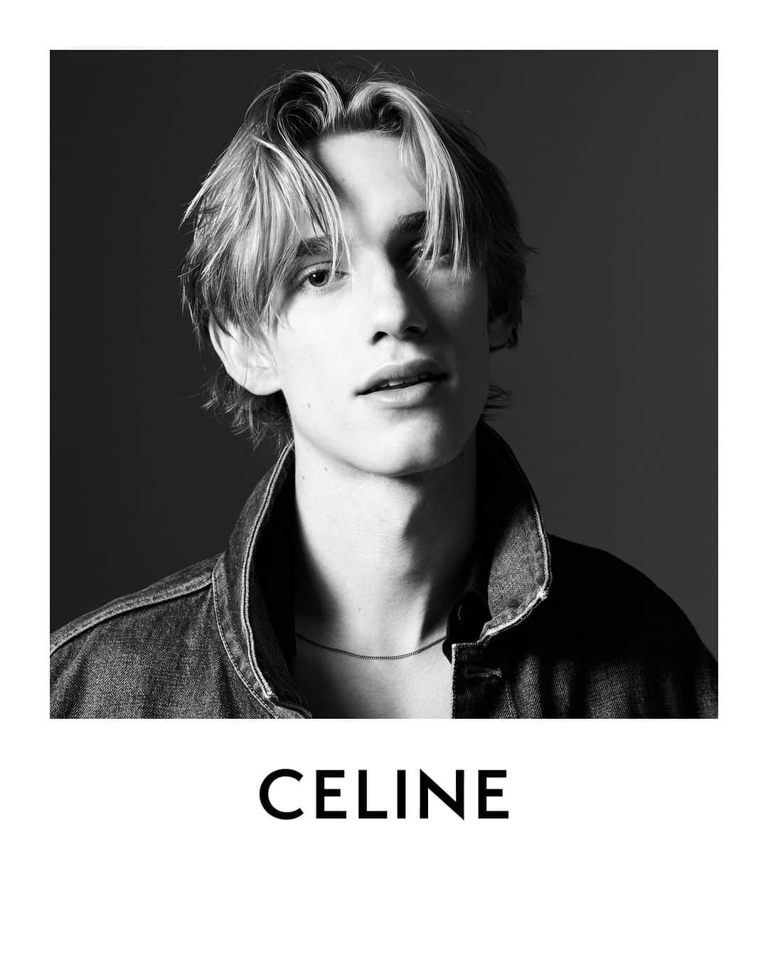 Celineさんのインスタグラム写真 - (CelineInstagram)「CELINE HOMME PORTRAIT OF AN ACTOR  LEVON HAWKE @LEVON_HAWKE  @HEDISLIMANE PHOTOGRAPHY NEW YORK JUNE 2023  #CELINEHOMME #CELINEPORTRAIT #CELINEBYHEDISLIMANE」8月9日 17時26分 - celine