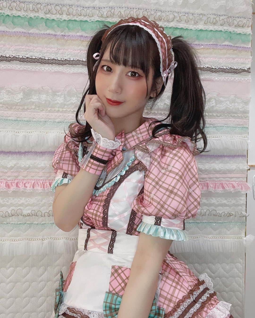 美羽えりのインスタグラム：「Sweet .. 🍰🎀‎ 🤍‎໒꒱ ·̩͙ . #sweet #cute #maid #cosplay  #maidcafe #maidcosplay  #photography #twintail  #kawaii #pink #pastel  #メイド #ツインテール #ピンク #かわいい衣装」