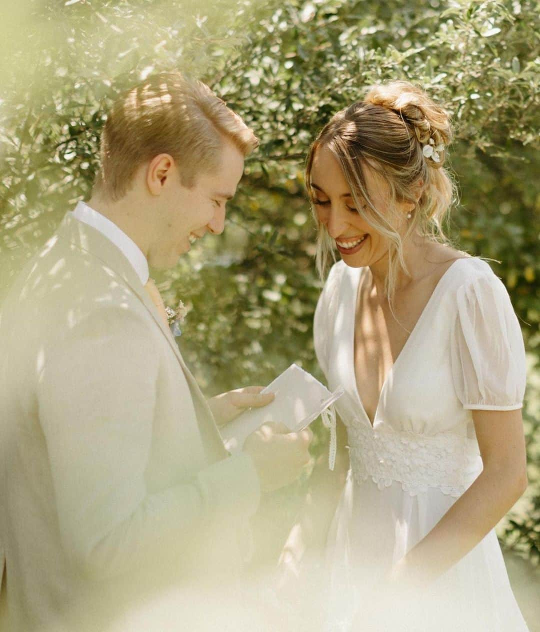 カイトアンドバタフライさんのインスタグラム写真 - (カイトアンドバタフライInstagram)「Inspired by country living & romance🍃Kite and Butterfly dresses are vintage-inspired silhouettes designed for the natural, bohemian bride🍃each dress is feminine, dreamy and timeless🍃made in #california   @emmycle   #summerbride #silkdresses #bohostyle #lifestyle #cottagecore #natural #slowfashion #weddingday #wedding #bridal #engaged #bride2023 #australiandesigns #madeinusa🇺🇸」8月9日 9時07分 - kiteandbutterfly