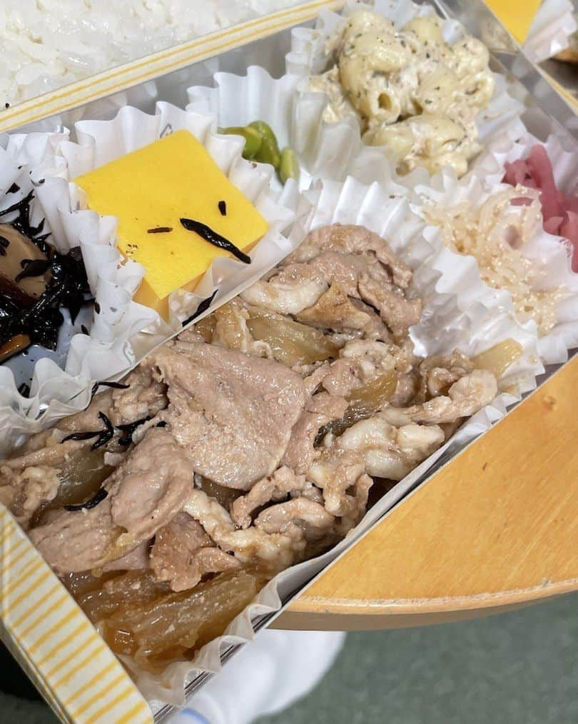 木村祐一のインスタグラム：「お弁当に象がいたので。 #いつぞやの #弁当 #象 #卵象 #象印の玉子焼き #玉子」