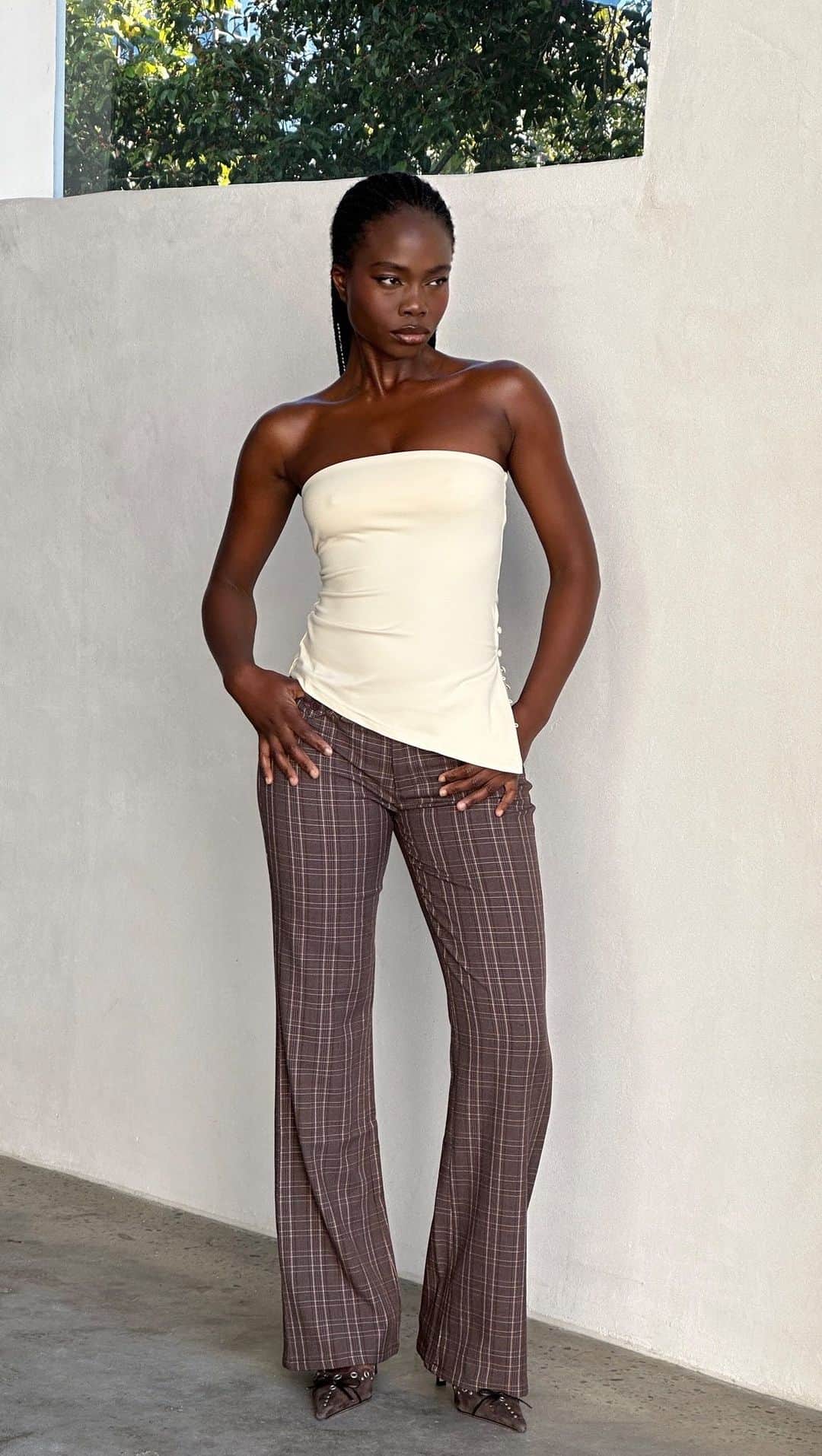 tiger Mistのインスタグラム：「Indira Top styled back with our most–loved Kittie Pant. ♡ Make it yours! 💌」