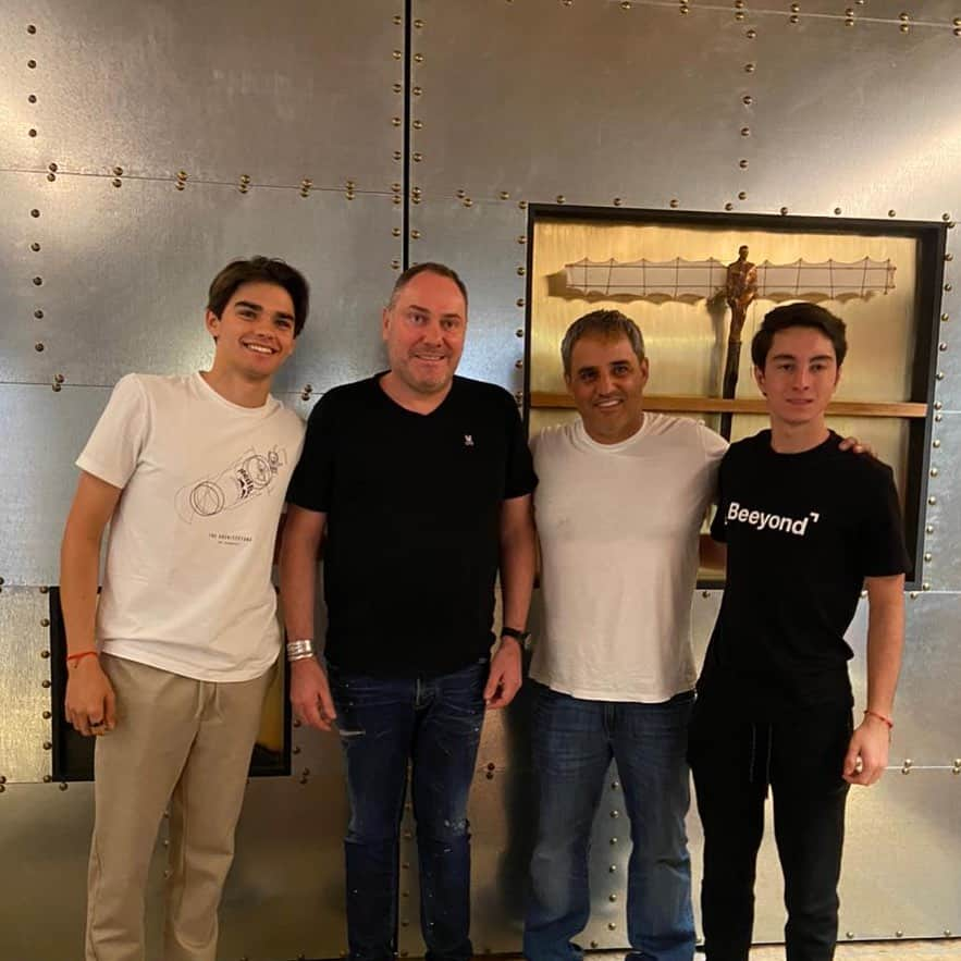 ファン・パブロ・モントーヤのインスタグラム：「Medellin nos ha tratado muy bien. Una de las mejores experiencias fue la comida con @ricardouribe1 un bacan y una gran persona. gracias  @sebasmontoya58 @maxirestrepo_oficial @teammontoyaracing」