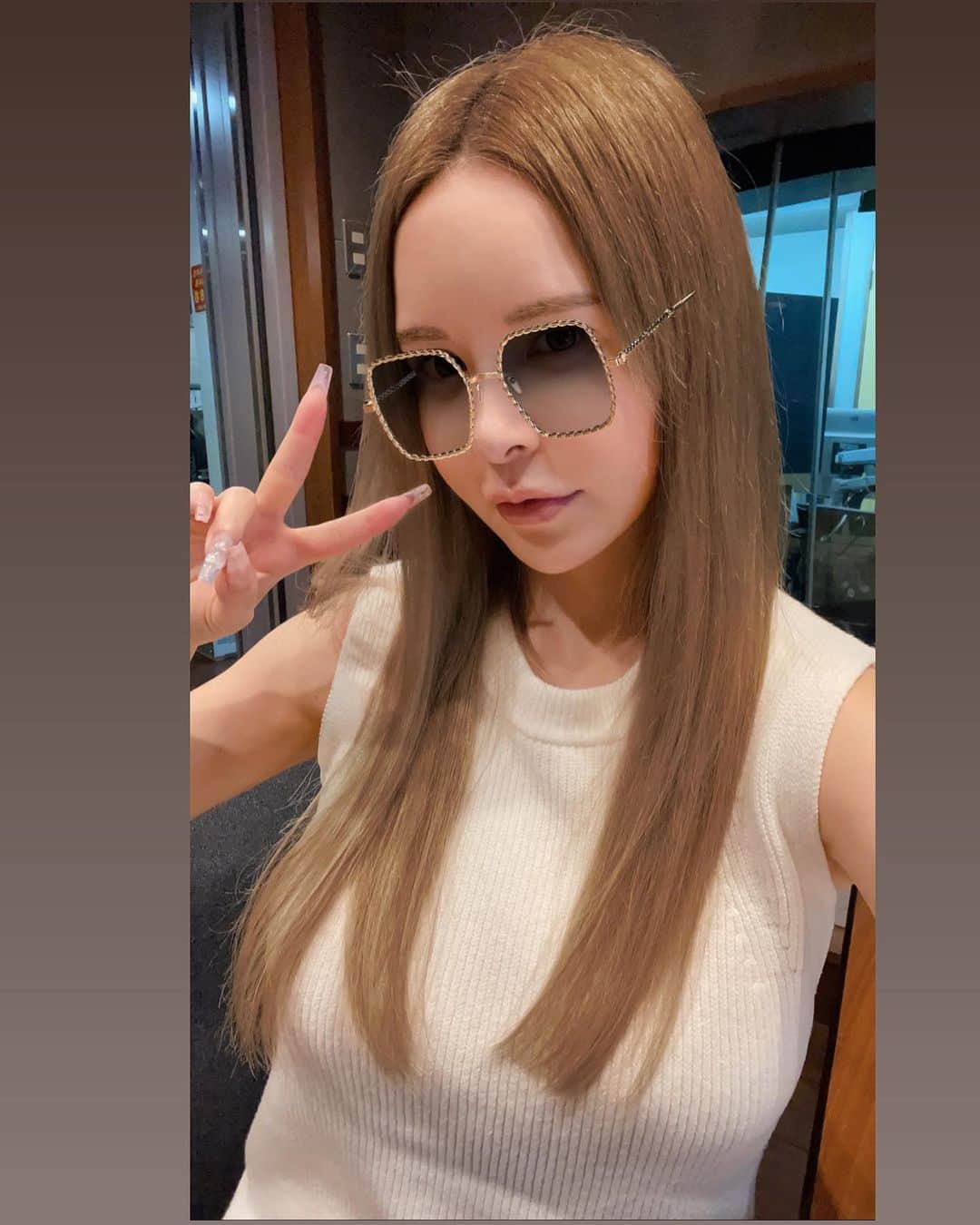 森藤恵美のインスタグラム：「昨日の巨人･阪神、最後までドキドキするゲームだった！😆🐰🐯 秋広選手に最後投じた岩崎投手のあの真っ直ぐの外のボール⚾️ 最高の⚾️だった‼️☺️🙌」