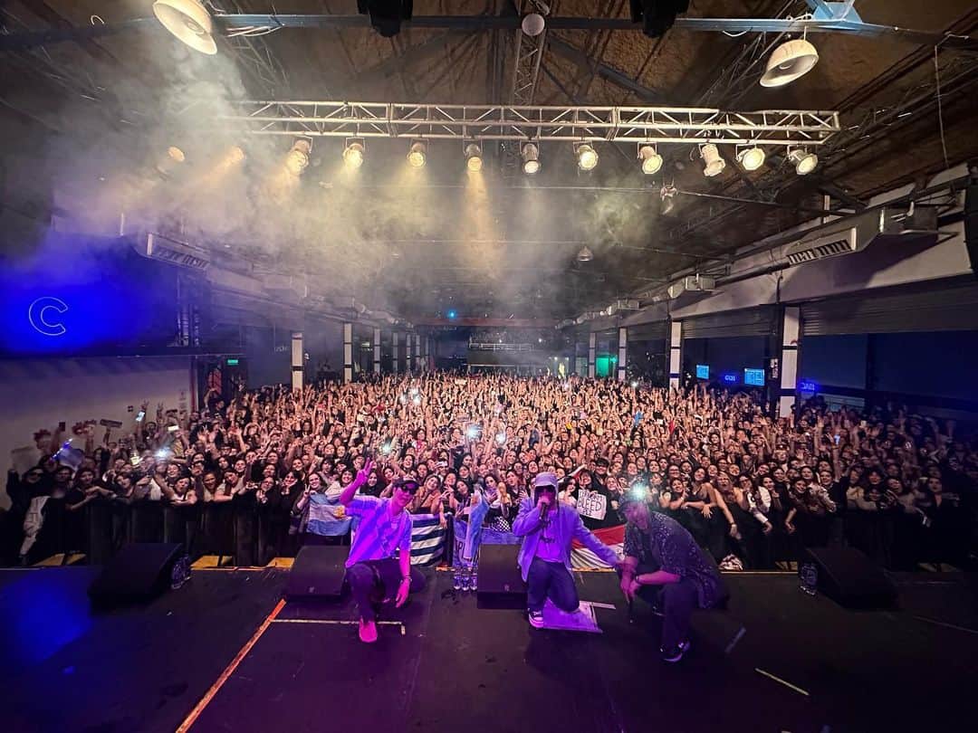 ミスラ・ジン のインスタグラム：「🇦🇷 Buenos Aires!! Muchas gracias 👍👍👍 #argentina #buenosaires #epikhightour2023」