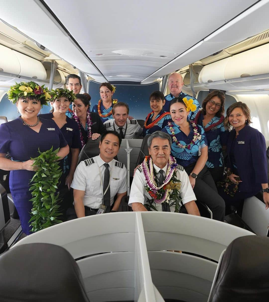 ハワイアン航空さんのインスタグラム写真 - (ハワイアン航空Instagram)「Yesterday, A330 Capt. Rodney Chun piloted his last flight with us, arriving in Honolulu from Boston to an overflow of well wishes and flower lei. 🌺 "Captain Rod" has played an integral part in our Team Kōkua events and is known for helping teammates across workgroups complete tasks to ensure a safe and timely flight. He has championed and represented our value of lōkahi (collaboration) extremely well.   With aloha and a fond mahalo, Captain Rod, we wish you a happy retirement! 💜  #PualaniProud #HawaiiFliesWithUs」8月9日 10時12分 - hawaiianairlines