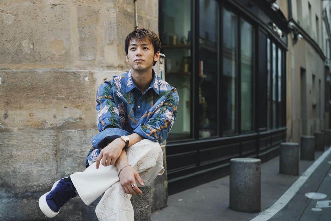 竹内涼真のインスタグラム：「get over this summer 🤍」
