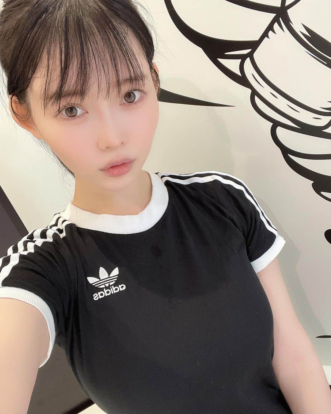 のインスタグラム：「昨日はリズムキックのレッスン受けてきました💨 音楽に合わせて動くのが楽しいけどめっちゃ疲れたーー  @cyclone_gym1 @k.m.1216  #キックボクシング」