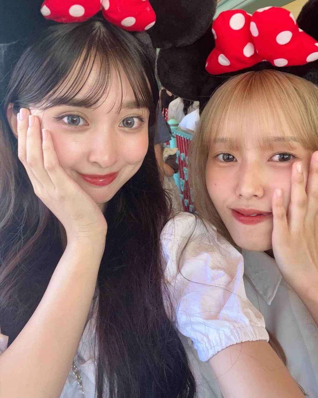 のインスタグラム：「. 大好きな先輩とDisney🐭❤️ . . . . . . . . . . . . . #シブサン　#shibu3project #ピンククラス　#アイドル　#被写体　#モデル　#サロンモデル　#作品モデル　#ロングヘア　#ミニーちゃんカチューシャ　#ディズニー　#Disney #Disneyland #ディズニーランド #ミニーちゃん　#05 #04 #高校生　#jk #ljk #instagood #selfie #ootd #followｍe」