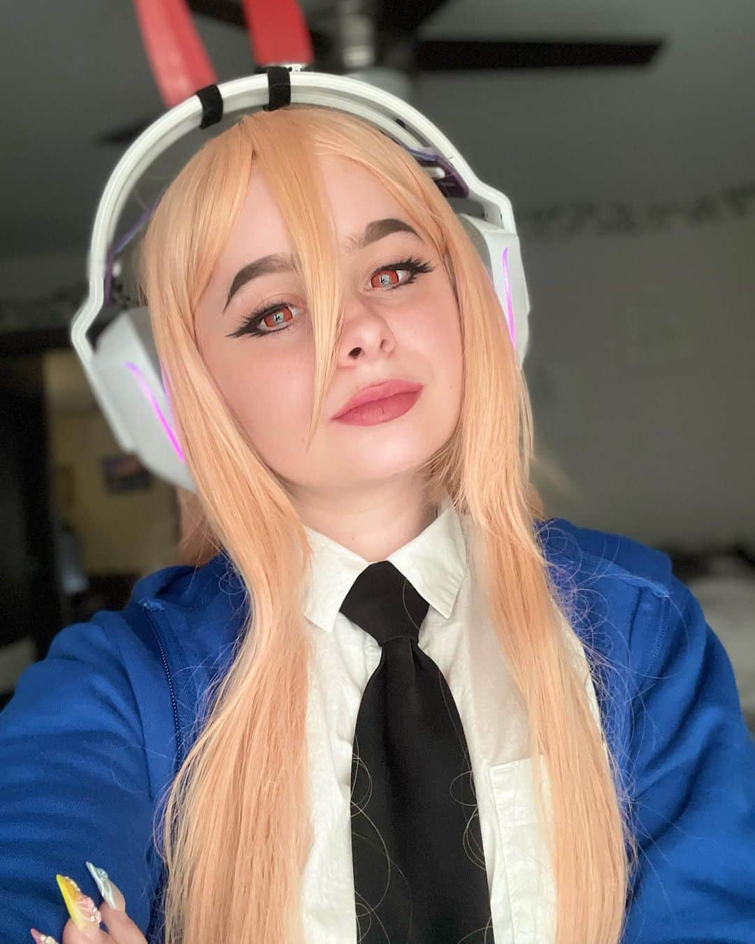 レベッカのインスタグラム：「Some Power selfies from todays cosplay stream! If you didn’t know, I stream on twitch @ twitch.tv/Ichigochii ♥️ would appreciate a follow 👉👈🥹」