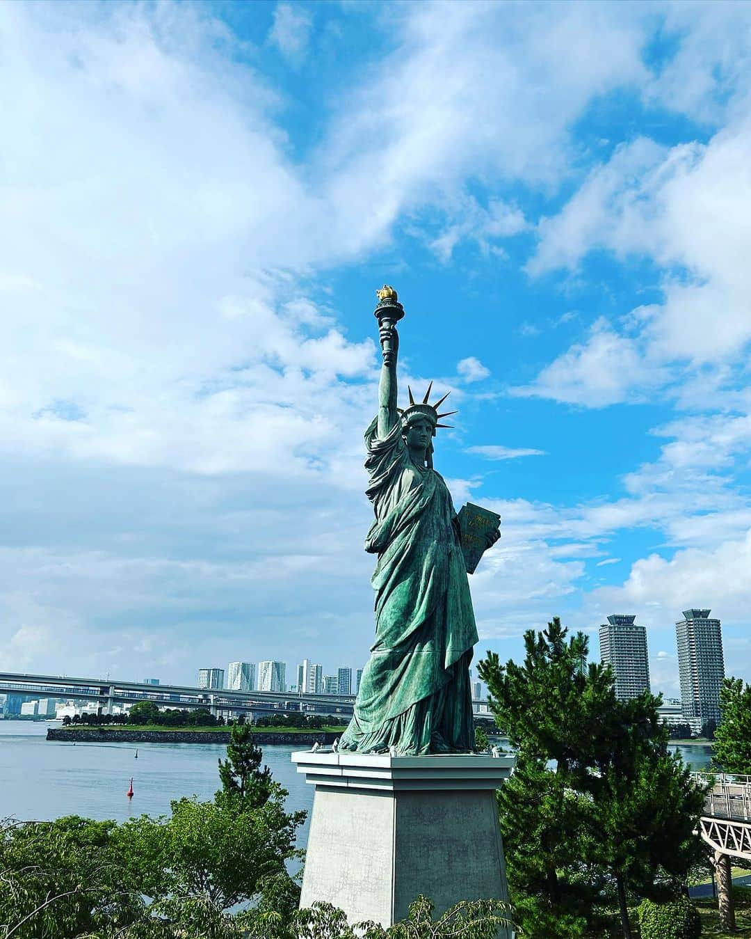 本城聡章のインスタグラム：「#自由の女神 も載っけとこうw🗽 #お台場」