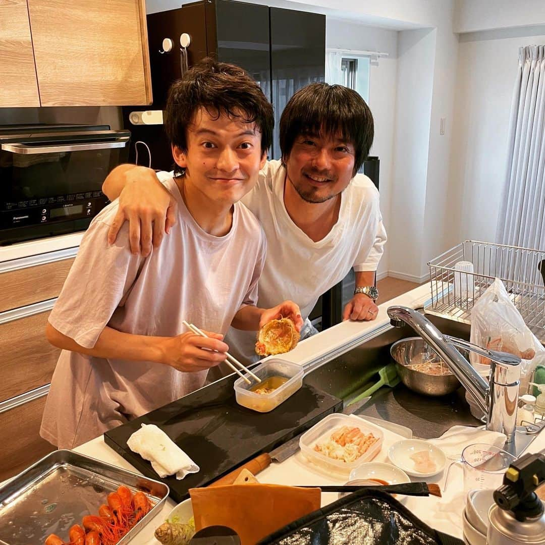 平沼紀久さんのインスタグラム写真 - (平沼紀久Instagram)「久々に鮨🍣  鮨「ふく山」 が遂にきてくれた😆 本当に旨かった⤴️  もはや、 趣味の域を超えてる💦  職人となったジャム男が握りに来てくれましたよ😆笑」8月9日 11時39分 - norihisahiranuma