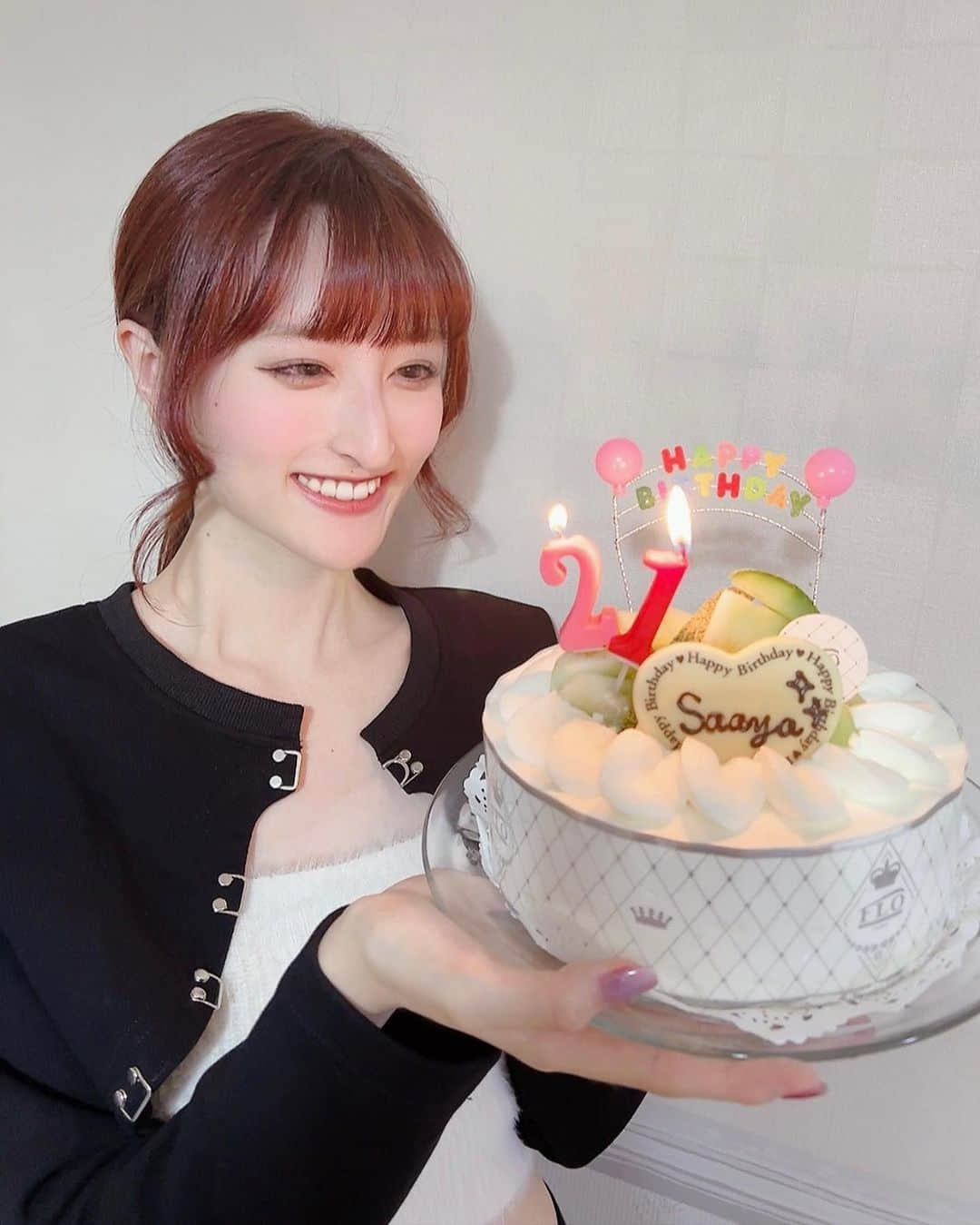 さあやさんのインスタグラム写真 - (さあやInstagram)「. 8月9日21歳㊗️になりました🎂 20歳ではとても素敵な経験をさせて頂きました❤︎関わってくださった全ての皆様ありがとうございます🕊️ 21歳も最高な一年になりますように🎀 そして偶然にも今日が留学出発日です🤭 🇺🇸行ってきます〜✊🏻 誕生日が2日間なんて初めてっ😚🩷 ドキドキするけど、頑張ります🤣 . . . #誕生日#誕生日プレート#02#21歳#大学生#法政大学#留学#アメリカ留学#留学生活#studyabroad#sa#女子大生#美脚#flf#fff#いいね返し#アメリカ生活#ケーキ#バースデープレート#バースデー#バースデーサプライズ#誕生日ケーキ#fyp#大学生コーデ#留学準備#インフルエンサー#山本紗彩#ライバー女子#ファッション#ファッションコーデ」8月9日 17時45分 - saya___endo