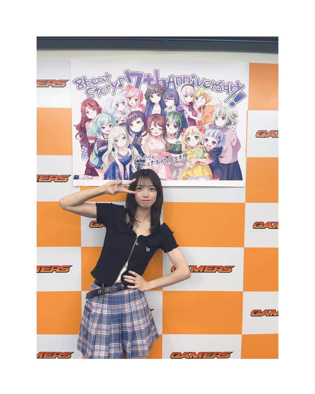 社本悠のインスタグラム：「⁡ ⁡ - - - - - - - - - - - - - - - - - - - - -♡˖° 　 ▫️エビスト 現地サイン会 イベント🤍 ⁡ ご来場いただいた先生、ありがとうございました✨ ⁡ ミニトークショーといいつつもがっつり楽しいゲームしちゃった🌻 参加してくれてみんなありがとう〜✨ ⁡ 私たちが変顔するたび、みんながプリント確認するの面白すぎて、、、🤣 ⁡ お相手になった記念にってサイン会にきてくれてお話できた先生もいらっしゃって嬉しかったなぁ🫶🏻🩷 ⁡ みんなとゆったりお話できて最高でした🫰🏻🤍 ⁡ 筋肉も見せびらかせた！！！ もっと鍛えて、お芝居に生かしたり、ライブの時に安定して歌えるようになりたいな☺️ ⁡ 次は12日です〜🌻 12日もいくね〜！って先生も、12日は会えないけどまたね！って先生も、お仕事、お家から応援してるよ〜って先生も、みんなまるっとありがとう💖 ⁡ 台風とか気をつけてね！ また会いましょ〜🍑.ᐟ.ᐟ.ᐟ.ᐟ ⁡ ⁡ ⁡ #エビスト #ゲーマーズ ⁡ ⁡ ⁡」
