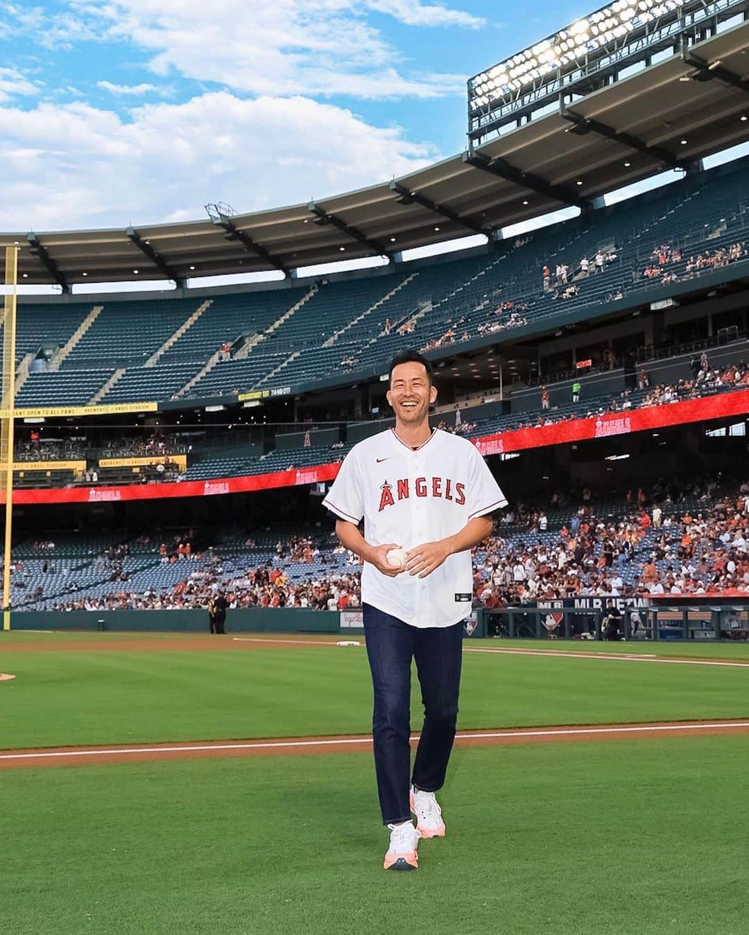 吉田麻也さんのインスタグラム写真 - (吉田麻也Instagram)「Vamos Angelinos ⚾️  @mayayoshida22 x @angels」8月9日 12時21分 - mayayoshida22