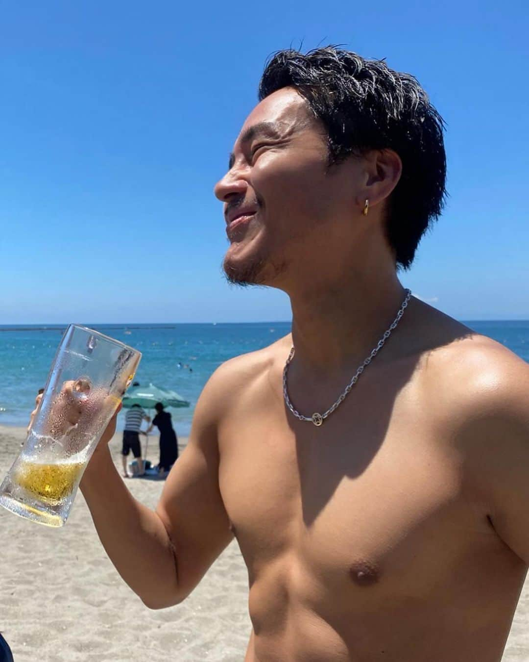 石垣彰啓さんのインスタグラム写真 - (石垣彰啓Instagram)「本日37歳の誕生日を迎えました🎂  去年の自分に負けない人生を送ろうと思います！  色んな意味で過去の自分に勝ちつづけます☺️  そして沢山のいいね、コメント、メッセージ本当にありがとうございます！ 37歳の僕もどうぞよろしくお願いいたします！！！  #今が一番全盛期」8月9日 18時25分 - akihiro0809