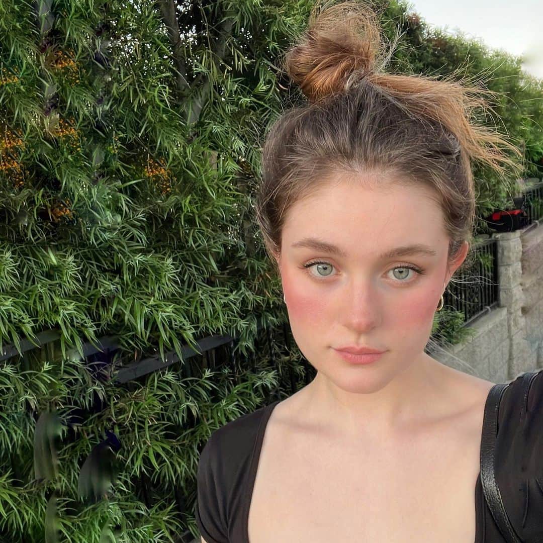 グレース・ビクトリア・コックスのインスタグラム：「Wife application 😌」