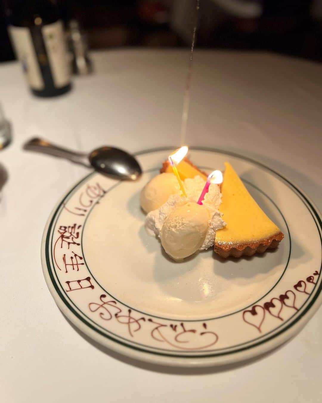ゆうりちゃんのインスタグラム：「お誕生日月🎂🌕🎉」