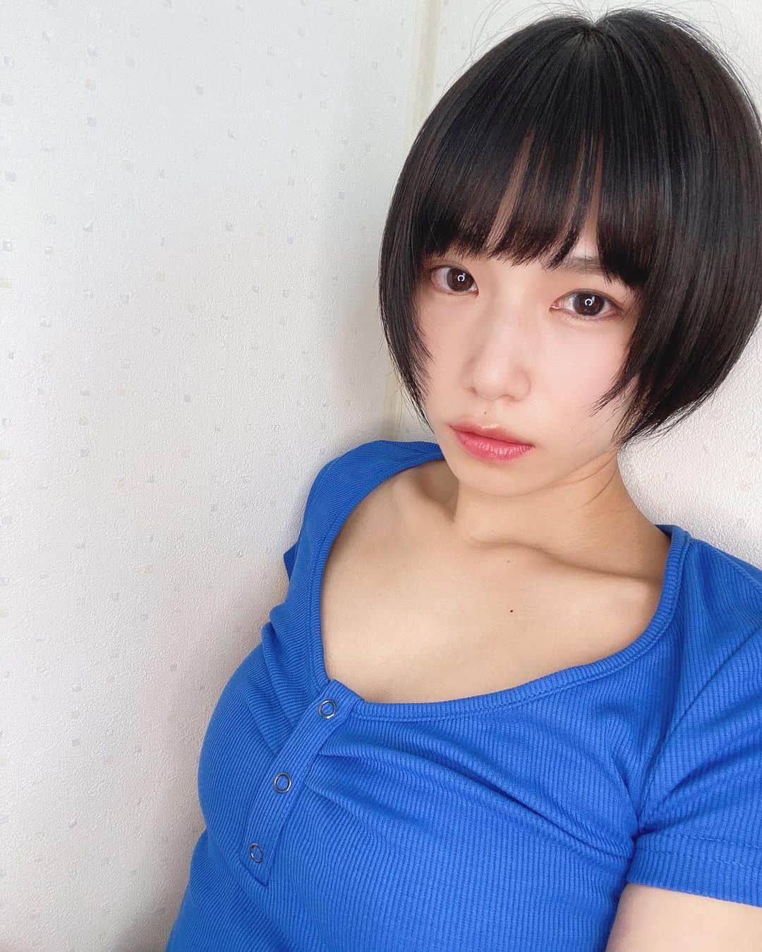 村上りいなさんのインスタグラム写真 - (村上りいなInstagram)「Blue.  #photooftheday #instagood #selfie #hairstyle」8月9日 13時17分 - riina_murakami