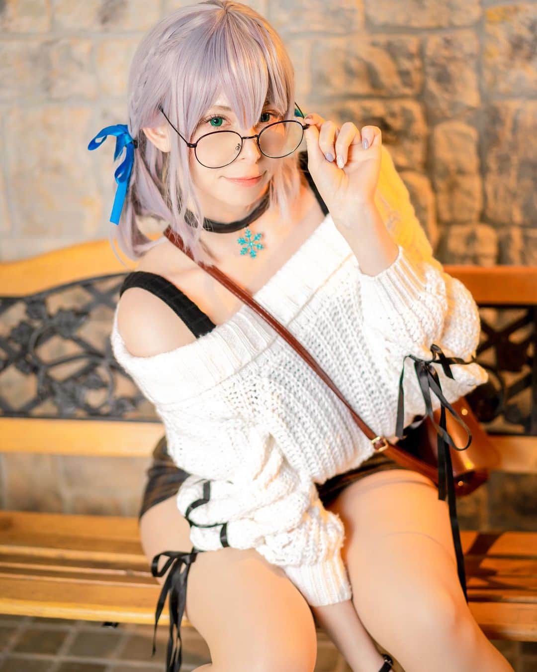 ユリコ・タイガーのインスタグラム：「(🇬🇧↓) 団長おめでとう！！4周年の配信が見れて良かったです。私服でコスプレしてみたけどいつか鎧のバージョンも作りたいです。  今週コミケですごく忙しいーーですが会いに来てくれますよね！？ 12日友達ブースに手伝いで行きます〜 13日　東ホールQ “ab” ゆりこ帝国  そして9月3日に最後の撮影会をやります！！4日から2週間ぐらいおばあさんに会いに来ますのでイタリアに行って来ます✨ TGSに間に合うために戻って来るから安心してw いつもコメント🤍いいね🤍シェア🤍 ありがとうございます！！！  Happy Birthday to #shiroganenoel 🤍 One of my favorite vtuber from Holo ✨ I hope to make the armor version in the future.  This set will be on my Ko-Fi very soon! Also don’t miss my new Photobook “HoloMania” in my store. ko-fi.com/yurikotiger  Off topic: I will be in italy 2 weeks from 4th of sep. to the 20th of sep. My grandmother is very sick and I really want spend some days with her..!! But don’t worry, I will be at @sassaricosplay and one more event in Puglia 🇮🇹  See you there!  #白銀ノエル #コスプレ #cosplay #hololivecosplay」
