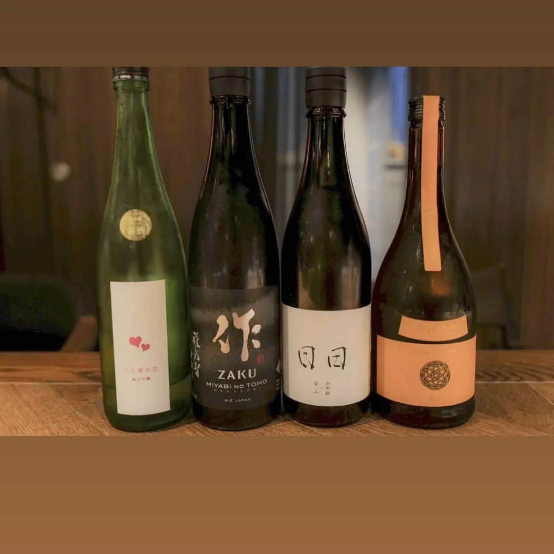 近藤淳子のインスタグラム：「この3月から西麻布の一角に佇む【No code】の日本酒セレクトをさせていただいています。  米澤文雄シェフによる、季節ごとの旬を、革新的なアイデアとセンス光る技術で織りなすフュージョン料理。フルコースやアラカルトにはワインだけではなく、日本酒も登場しています。  米澤シェフは国内外を飛び回り、食を探求され、営業は月に約10日間。唯一無二のお料理と日本酒も、ぜひお楽しみいただけますと幸いです。  素敵な日本酒をご紹介していけますよう、日々、精進いたします。  @yone_asakusa  @nocode_tokyo  #日本酒 #sake #日本酒セレクト  #ひと夏の恋 #作 #日日 #タンジェリン」