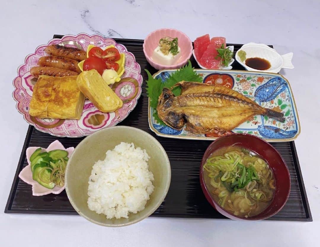 相原美咲さんのインスタグラム写真 - (相原美咲Instagram)「久しぶりにお料理の投稿☺️  熱海で買った鯵の干物🐟！  朝ごはんみたいなメニューって 本当に1番好き😆☺️ 久しぶりに食べる前に写真撮ることに成功した！いつもお腹空いててすぐ食べちゃう😋」8月9日 14時38分 - aiharamisaking