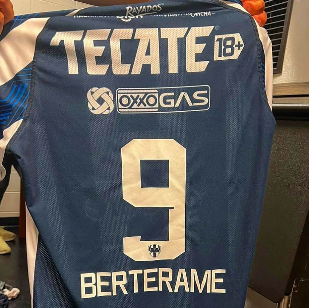 セルヒオ・カナレスさんのインスタグラム写真 - (セルヒオ・カナレスInstagram)「✨️ Muy orgulloso de este equipo 💙 !!!! Seguimos, @rayados !!!!」8月9日 14時55分 - sergiocanalesoficial