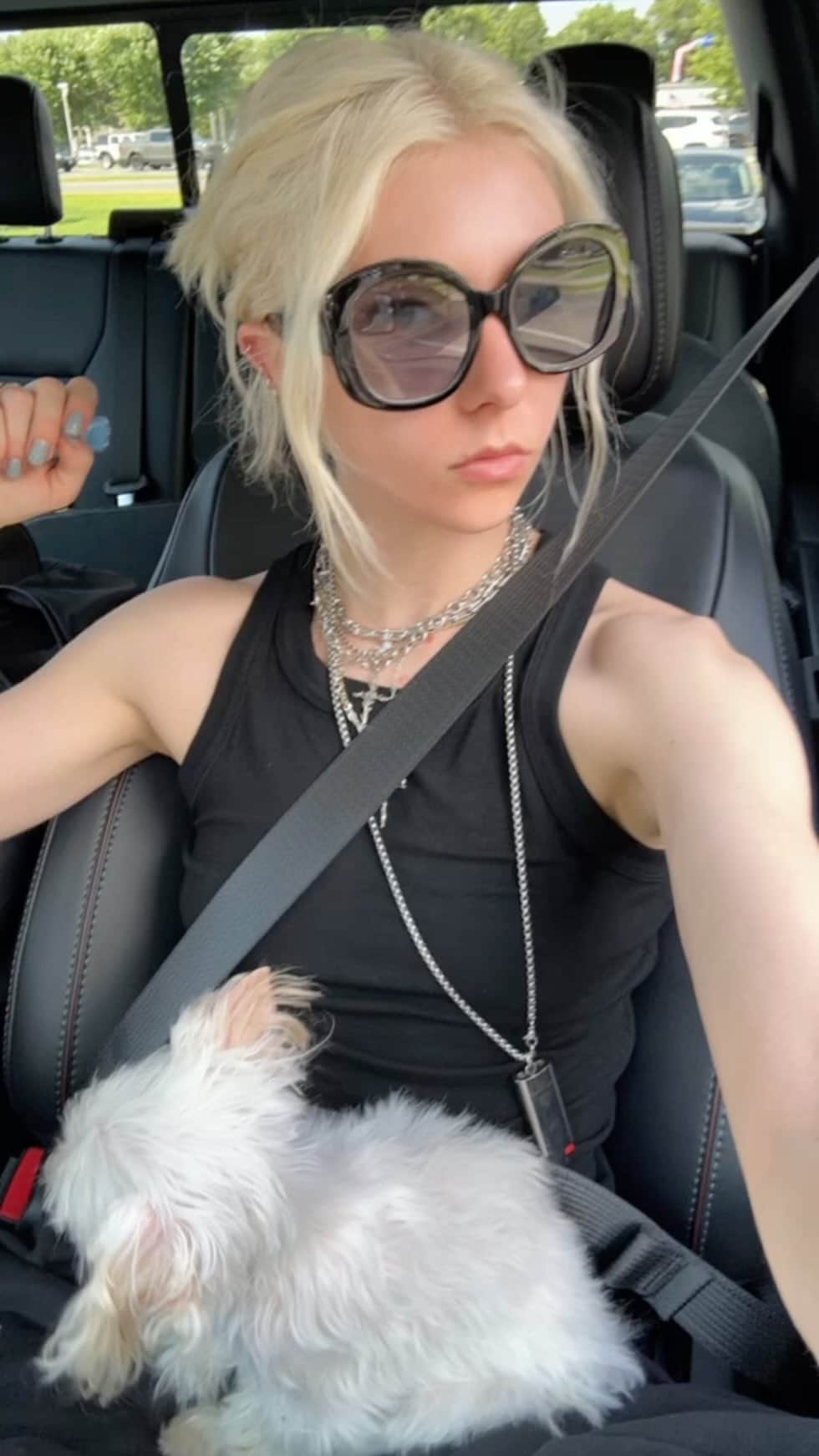 テイラー・モンセンのインスタグラム：「Long needed vaca #holidayroad #waypastdue」