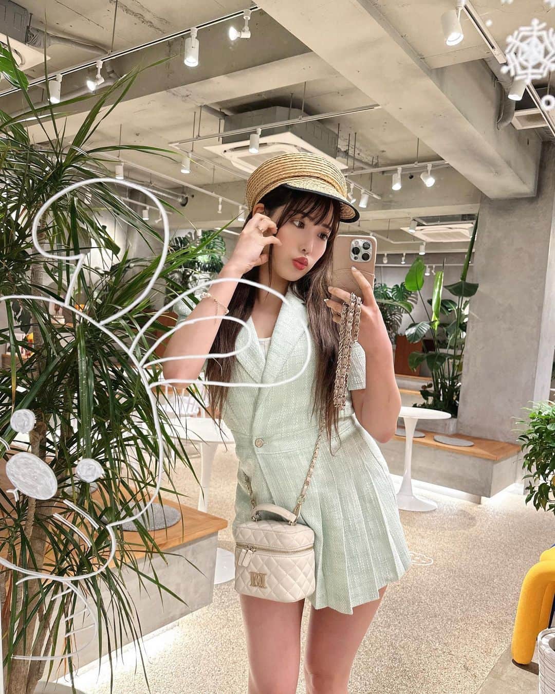RENAのインスタグラム：「8/14〜17の 名古屋店ゲスト出演 @burlesque_ts   ⚡️スペシャルパフォーマンス TWICE🍬【ICAN'T STOP ME】  14日　1部/3部 15日　1部/3部 16日　2部/3部 17日　1部/2部/ (3部は未定) 最終日のみ頑張って全部踊りたい ところですが当日の状況次第で🙇  こちらでショータイム前に 踊らせて頂きます☺️✨✨  やっと振りが体に染み込んできて 鏡なしでも踊れるように なってきた😭😭😭  名古屋店限定での披露🔥🔥 K-popフルで踊るのは 人生初めてで楽しみすぎる🥹💗 衣装も3人でお揃い🥹💗 毎日SPとデビュー演目のことで 頭がいっぱいで気持ちが アワアワしてる😂 ・ #バーレスク東京　#burlesquetokyo #burlesque  #エンタメ活動を止めない #誰かの夢になって生きていく  #バーレスク東京のマシュマロ」
