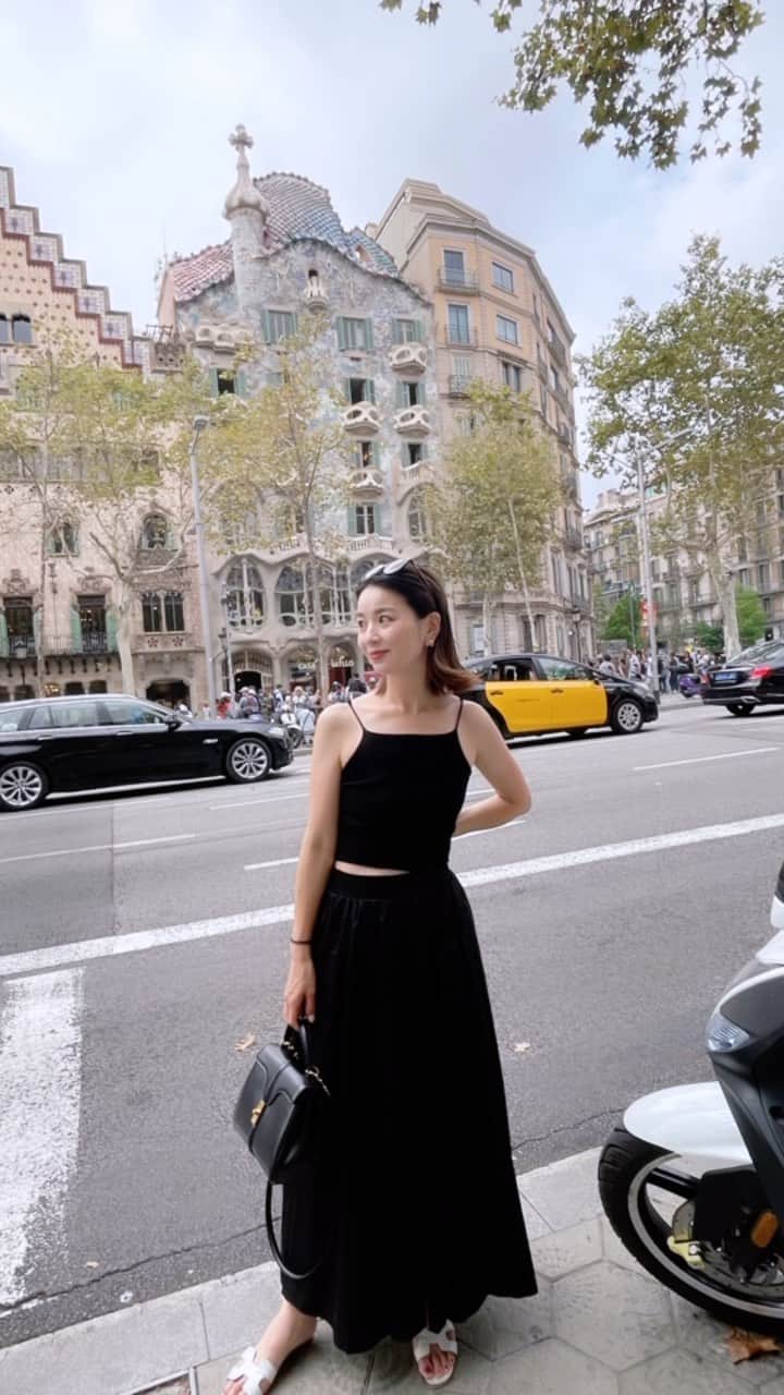 のインスタグラム：「Posting this beautiful  summer memories so I won’t forget☺️💕  Spain →Monaco→France  夏の思い出。子供が小さいので、ホテルでゆっくりしながらの旅行✈️ じいじばあばのサポートもあって思い出に残る旅に✨  #barcelona  #montecarlo  #southfrance」