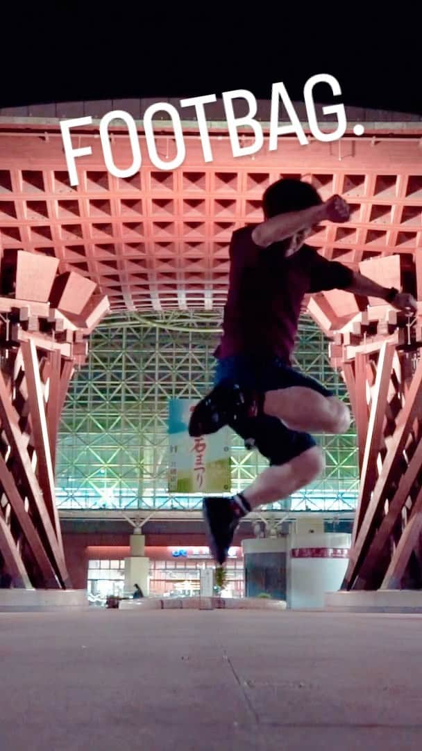 石田太志のインスタグラム：「Footbag. @taishiishida #footbag #worldchampion #trick #performance #soccer #football #skills #skill #footbagmania #フットバッグ #世界一 #パフォーマンス #サッカー #リフティング #フリースタイル」