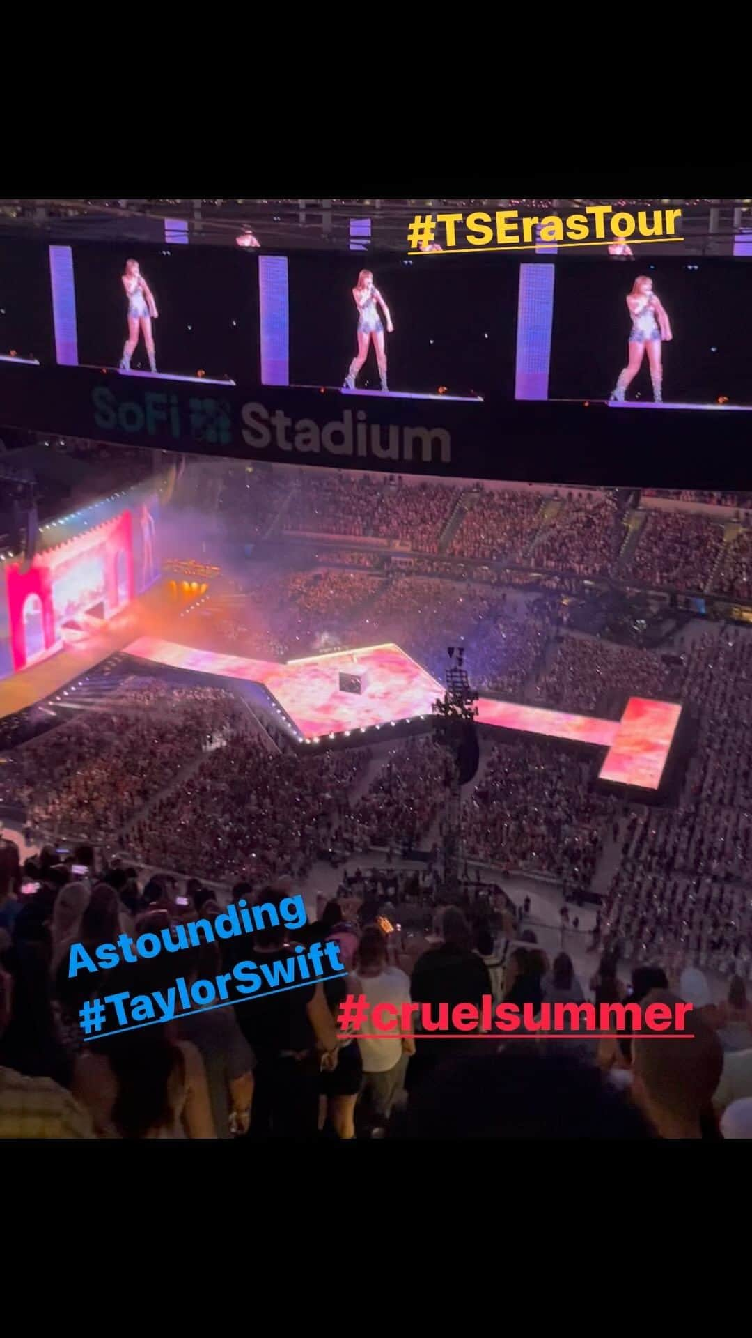 パトリック・ファビアンのインスタグラム：「@taylorswift at @sofistadium Show#5….cannot say enough how gobsmacked, elated, thrilled & charmed I was by the whole show. Simply Amazing.  #SwiftieForLife」