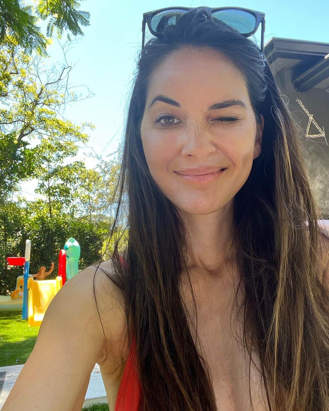 オリヴィア・マンのインスタグラム：「😉☀️👙」