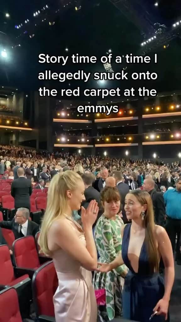 Monica Aksamitのインスタグラム：「Someone show this to @sophiet so she can know the story of how we met   #emmys #hollywood #redcarpet #sophieturner #emiliaclarke」