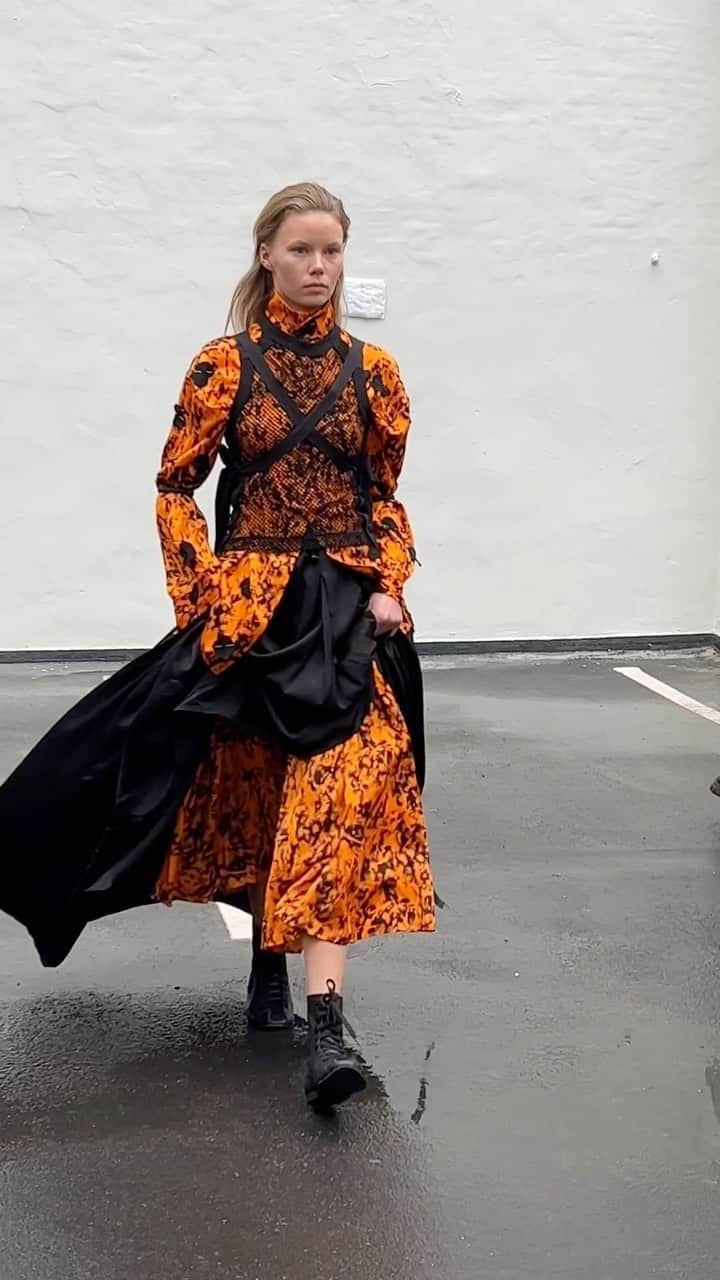 MATCHESFASHION.COMのインスタグラム：「All eyes on @w00dw00d at day 3 of @cphfw 👀」