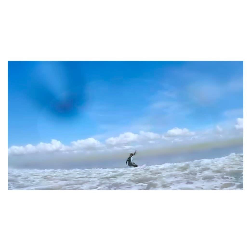 外岡えりかのインスタグラム：「. 数年前、念願のサーフィンデビュー🏄‍♀️✨ たくさん練習して上手になりたいです🌊  #趣味 #サーフィン #surfing #夏 #🏄‍♀️」