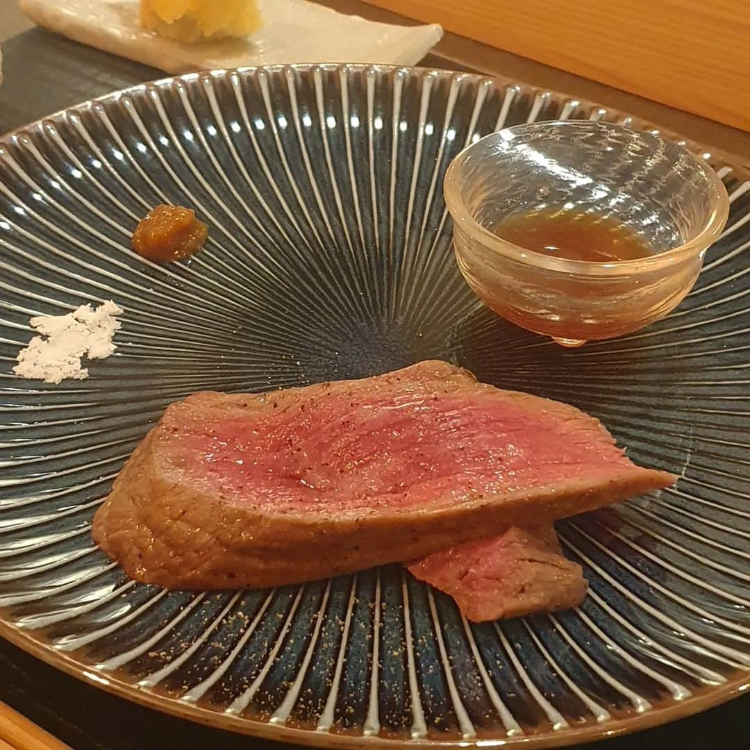 ひいな凜さんのインスタグラム写真 - (ひいな凜Instagram)「日本で食べたおいしいもの達③  #三宮グルメ#神戸グルメ#住吉グルメ#ディナー#일본여행#고베#오사카여행#사시미#이자카야#일본맛집#사시미맛집#산노미야#산노미야맛집#고베맛집#오사카맛집」8月9日 18時29分 - ina_im_ina